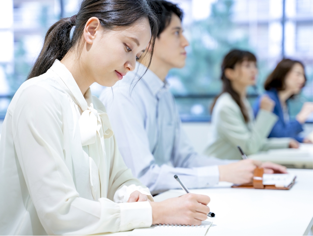 知識とスキルが確実に
身に付く社内・社外研修
制度