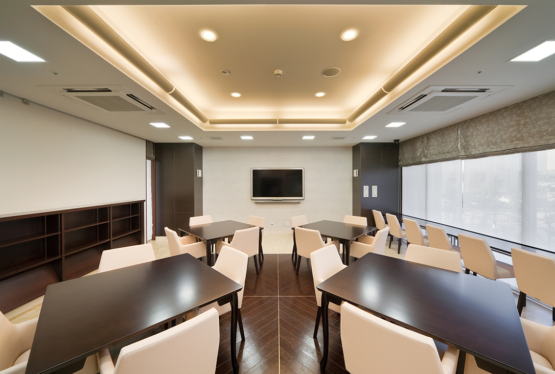 綺麗なダイニングで優雅にお食事