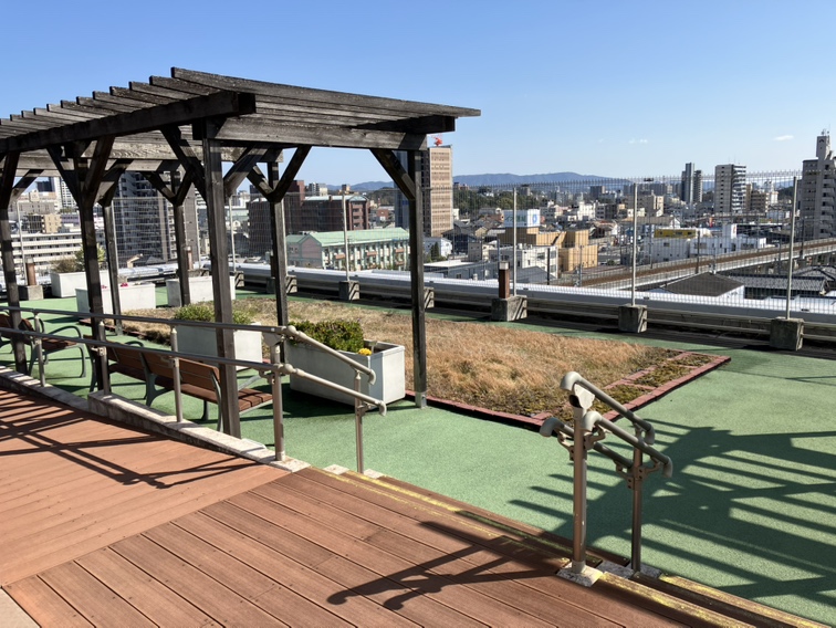 屋上はコミュニティスペースに